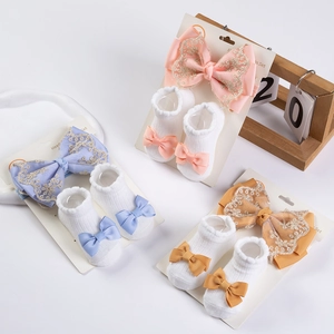 Coffret bandeau et chaussettes pour bébé avec nœuds en dentelle rose bleu jaune