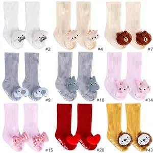 Rutschfeste Baby-Wintersocken mit 3D-Cartoon-Plüschpuppen und mittelhohem Bund