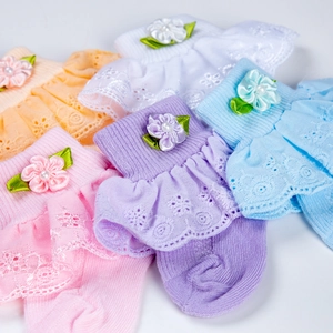 5er-Pack mehrfarbige Baby Socken mit Spitzenbesatz, 3D Stoffblumen und Perlen