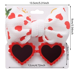 Set occhiali da sole a cuore e fascia con fiocco per bambina con dimensioni dettagliate