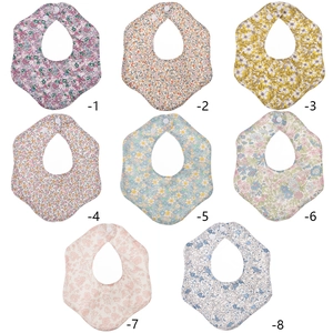 Set di 8 bavaglini in cotone per neonati con design a petalo rotante e fantasie floreali