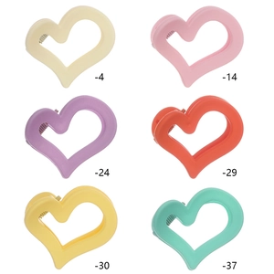 Lot de six mini pinces à cheveux en forme de cœur mat aux couleurs pastel pour bébés