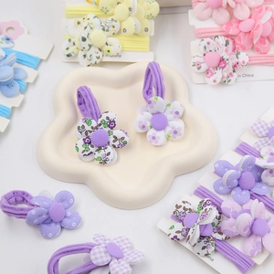 Élastiques à cheveux avec fleurs en tissu pour filles en diverses couleurs douces