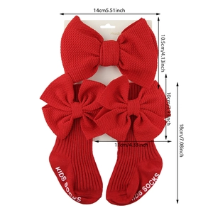 Ensemble bandeau en tissu gaufré rouge et chaussettes en maille avec nœuds assortis