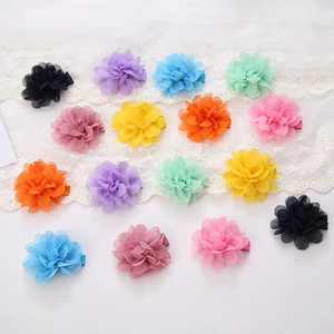 Dettaglio di 15 fermagli per capelli con fiori in chiffon multicolore per neonati e bimbi