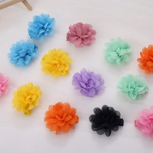 Set di 12 fermagli per capelli con fiori in chiffon colorato e nastro in morbido tessuto