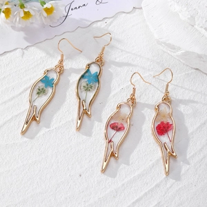Bohemian Handmade Real Dried Flower Bird Drop Earrings Forest Style Alloy Resin Magpie Dangle Earrings For Women Floral Jewelry