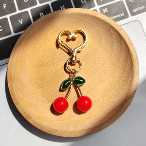 Realistic Simulated Cherry Heart Keychain Resin Fruit Bag Pendant Sweet Alloy Gold Heart Hook Key Charm For Women Girls