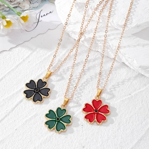 Mode Collier Pendentif Fleur à Cinq Pétales Trèfle Alliage Plaqué Or Émail Huile de Goutte Strass Bijoux pour Femmes Cadeau