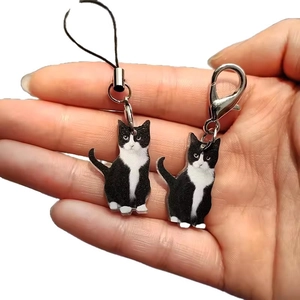Simpatici portachiavi in acrilico con gatto bianco e nero, chiusura argento e cinturino