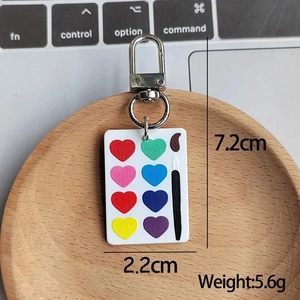 Portachiavi creativo in acrilico con tavolozza a cuore colorato e chiusura a moschettone