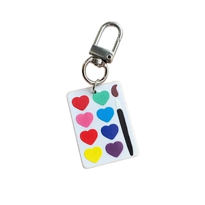 Portachiavi creativo a tavolozza con cuori colorati e moschettone in metallo argento