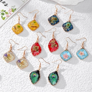 Handmade Resin Dried Flower Peacock Feather Dangle Earrings With Stainless Steel Earring Hook Bohemian Floral Jewelry For Women
