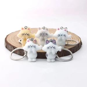 Simpatico Portachiavi a Forma di Gattino Floccato in Resina Ciondolo a Forma di Animale Portachiavi Gatto per Zaino Regalo Donna