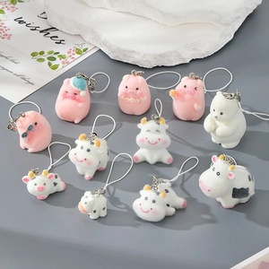 Mignon Porte-clés Animal en Résine Floquée pour Sacs de Femmes Pendentif de Téléphone Dessin Animé Cochon Vache Ours Mini Accessoires Décoratifs Cadeau