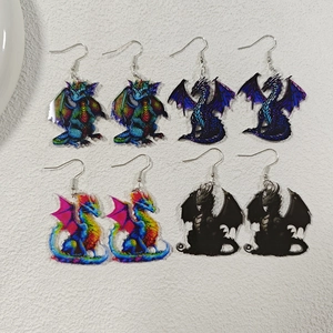 Vier Paar kreative Drachen-Ohrringe aus Acryl in verschiedenen Farben und Formen im Set