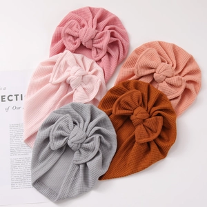 Lot de 5 bonnets turban pour bébé en maille gaufrée avec grands nœuds et tons doux