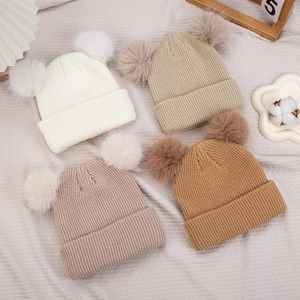 Bonnet en Maille à Double Pompon en Acrylique pour Enfants Garçons Filles Chaud Hiver Couleur Unie Côtelé