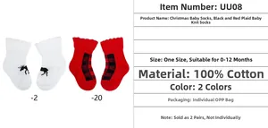 Detail von zwei Paar Weihnachts-Babysocken mit Rentier- und Karomuster aus Baumwolle