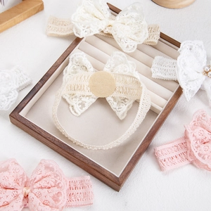 Fasce per neonata in pizzo di cotone con fiocchi eleganti nei colori bianco e rosa