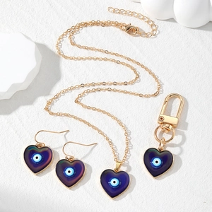 Σετ κοσμημάτων Evil Eye σε σχήμα καρδιάς με κολιέ, σκουλαρίκια και χρυσό μπρελόκ
