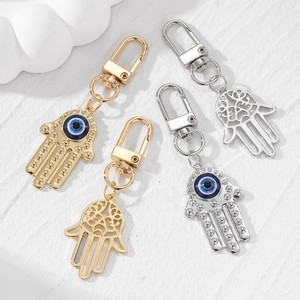 Vintage Turkish Blue Evil Eye Hamsa Hand Keychain Alloy Resin Fatima Hand Pendant Keyring For Women Men Bag Charm Jewelry