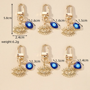 Détails des porte-clés Evil Eye en alliage doré avec émail bleu et dimensions