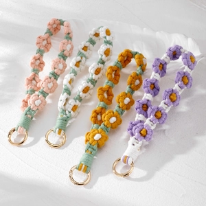 Handmade Woven Flower Daisy Keychain Boho Cotton Thread Alloy Ring Bag Pendant For Women Purse Charm Korean Style Hanging Decor