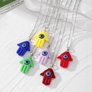 Vintage Hamsa Hand Evil Eye Resin Pendant Necklace Ethnic Protection Jewelry Amulet Link Chain Necklace For Women Men Gift