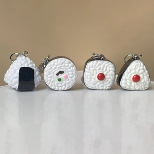 Porte-clés créatifs en résine de sushi et boules de riz avec mini designs alimentaires mignons