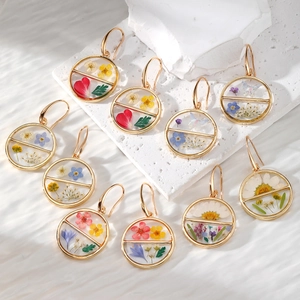 Handmade Real Dried Flower Resin Drop Earrings Gold Plated Geometric Round Floral Earrings For Women Pastoral Jewelry