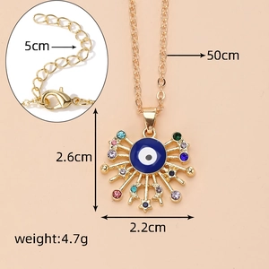 Detailansicht der Evil Eye Halskette mit Maßen, Karabinerverschluss und Verlängerung