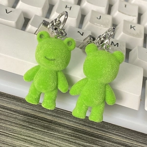 Mignon Porte-clés Grenouille Ours Vert Floconné Pendentif de Sac Animal Moelleux Cadeau pour Femmes Filles Décoration de Sac à Dos