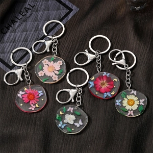 Handmade Dried Flower Resin Keychain Butterfly Star Moon Pendant Clear Epoxy Key Ring Alloy Irregular Round Fashion Gift