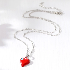 Silberne Halskette mit rotem Herzanhänger und farbigem Evil-Eye-Design für Damen