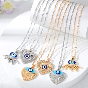 Collana con Pendente Malocchio in Lega Vintage a Forma di Cuore e Ventaglio Amuleto Turco Oro Argento Strass Gioielli Moda Donna Uomo