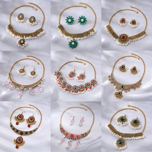 Retro Ethnisch Schmuckset Legierung Strass Blume Quaste Halskette Und Ohrringe Für Damen Bohemian Indisch Party Schmuck