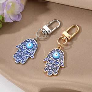 Vintage Alloy Hamsa Hand Keychain With Blue Evil Eye Enamel Pattern Lucky Hand Pendant For Backpack Car Keychain Jewelry Gift