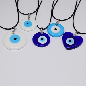 Colliers vintage Mauvais Œil Turc avec pendentifs géométriques en verre bleu