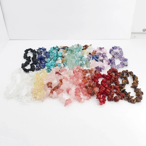 Bracciali elastici bohémien in pietra naturale con perline di cristallo colorate