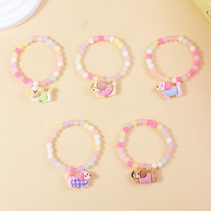5-teiliges Set bunte Perlenarmbänder für Mädchen mit süßen Cartoon-Hundeanhängern