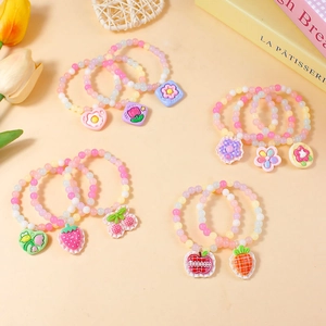 Pulseras de cuentas de colores macaron con lindos colgantes de frutas y flores
