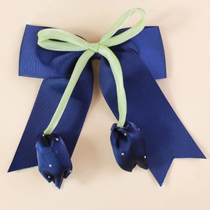 Haarklammer mit blau-grüner Schleife und hängenden Tulpen-Anhängern aus Stoff und Perlen