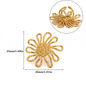 Detailed view of large hollow flower ring in 18K gold plated metal with size dimensions