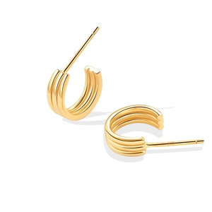 Minimalist S925 sterling silver C-shaped gold earrings with triple ribbed line design