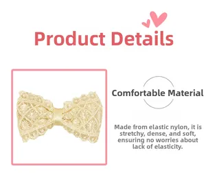 Détail d'une pince à cheveux en dentelle beige douce en tissu nylon élastique