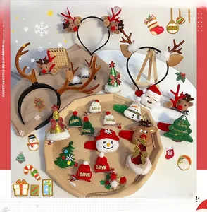 Collection de serre-têtes de Noël festifs et de barrettes en peluche rouges et vertes
