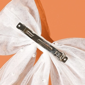 Pince à cheveux de mariée en tulle blanc avec perles et fermoir en métal argenté