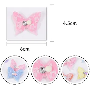 Pince à cheveux papillon en dentelle avec pompon en fourrure et strass de 6x4.5cm