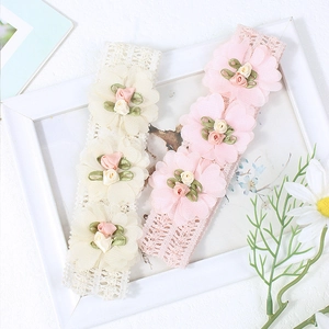 Fasce per capelli neonata in pizzo con fiori e rose nei colori beige e rosa